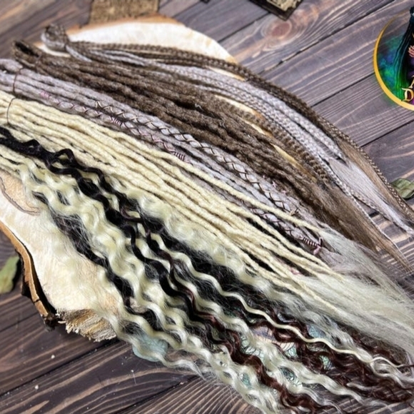 Multi-Color Textured Hair Extensions - Picture 4 of 5